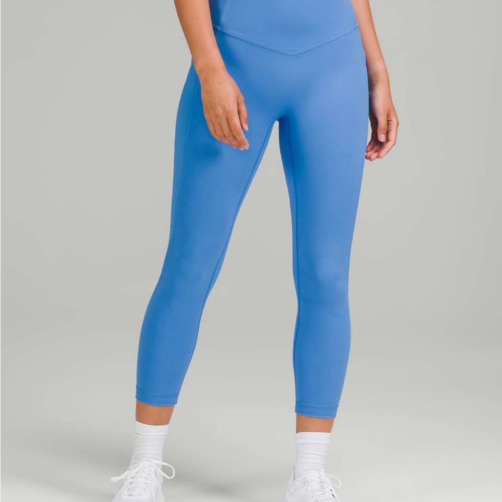 lululemon athletica Capri Leggings in Periwinkle
